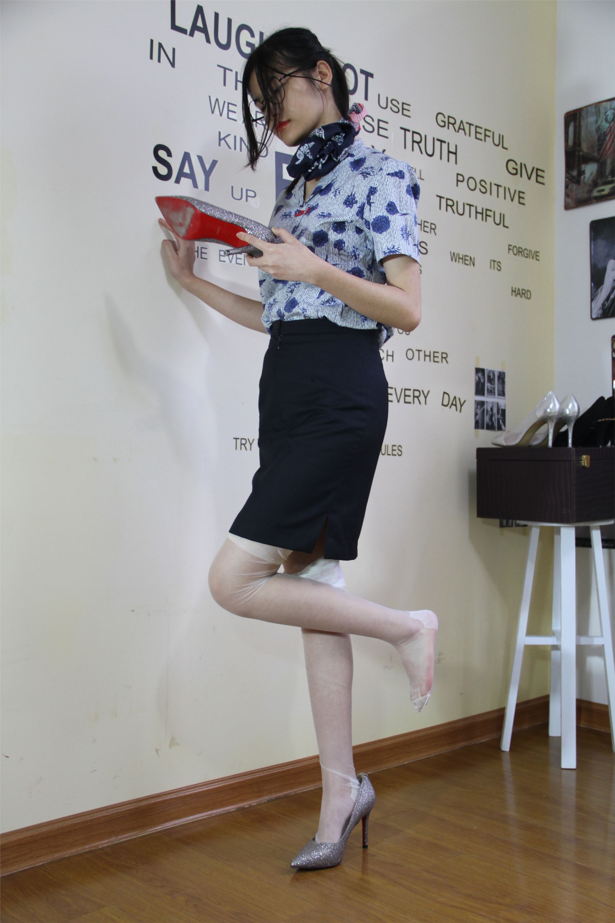 自由摄影 No.004 质感的制服搭配长筒0D长筒丝